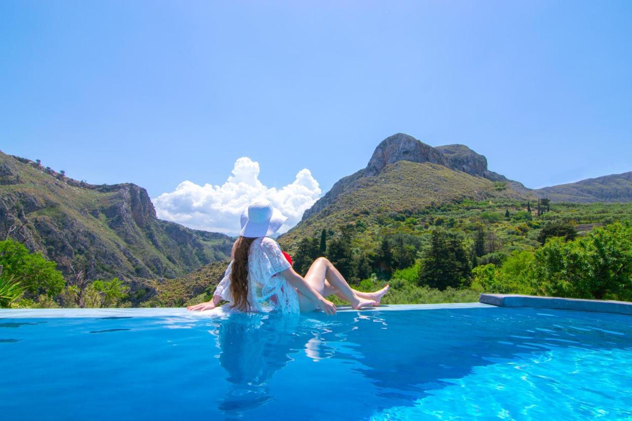 Heated Private Ozone Salt Pool, Jacuzzi, Cinema Inside & Outside, Ping Pong, Billiard, Ps5, Playground, Giant Chess, Giant Monopoly, Table Football, 3X Surround Sound - Villa Rokka Luxe Kíssamos Екстериор снимка