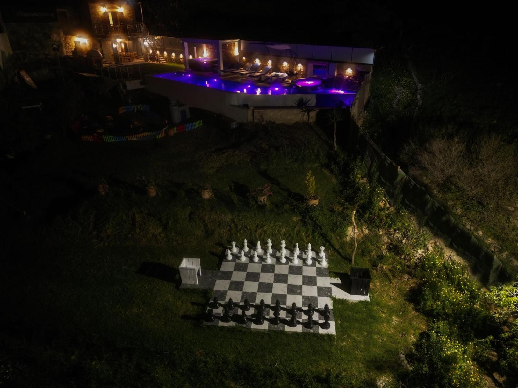 Heated Private Ozone Salt Pool, Jacuzzi, Cinema Inside & Outside, Ping Pong, Billiard, Ps5, Playground, Giant Chess, Giant Monopoly, Table Football, 3X Surround Sound - Villa Rokka Luxe Kíssamos Екстериор снимка
