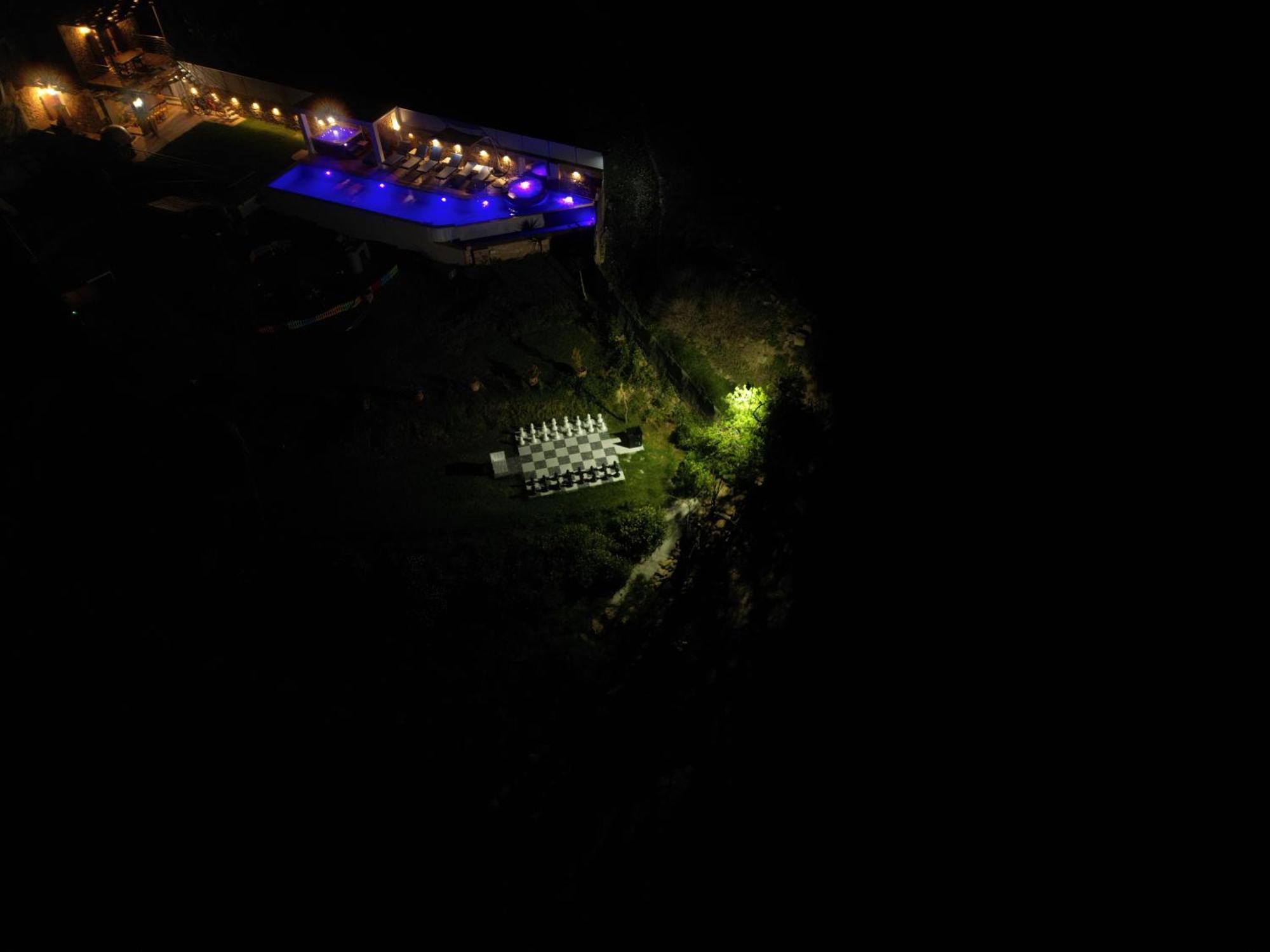 Heated Private Ozone Salt Pool, Jacuzzi, Cinema Inside & Outside, Ping Pong, Billiard, Ps5, Playground, Giant Chess, Giant Monopoly, Table Football, 3X Surround Sound - Villa Rokka Luxe Kíssamos Екстериор снимка