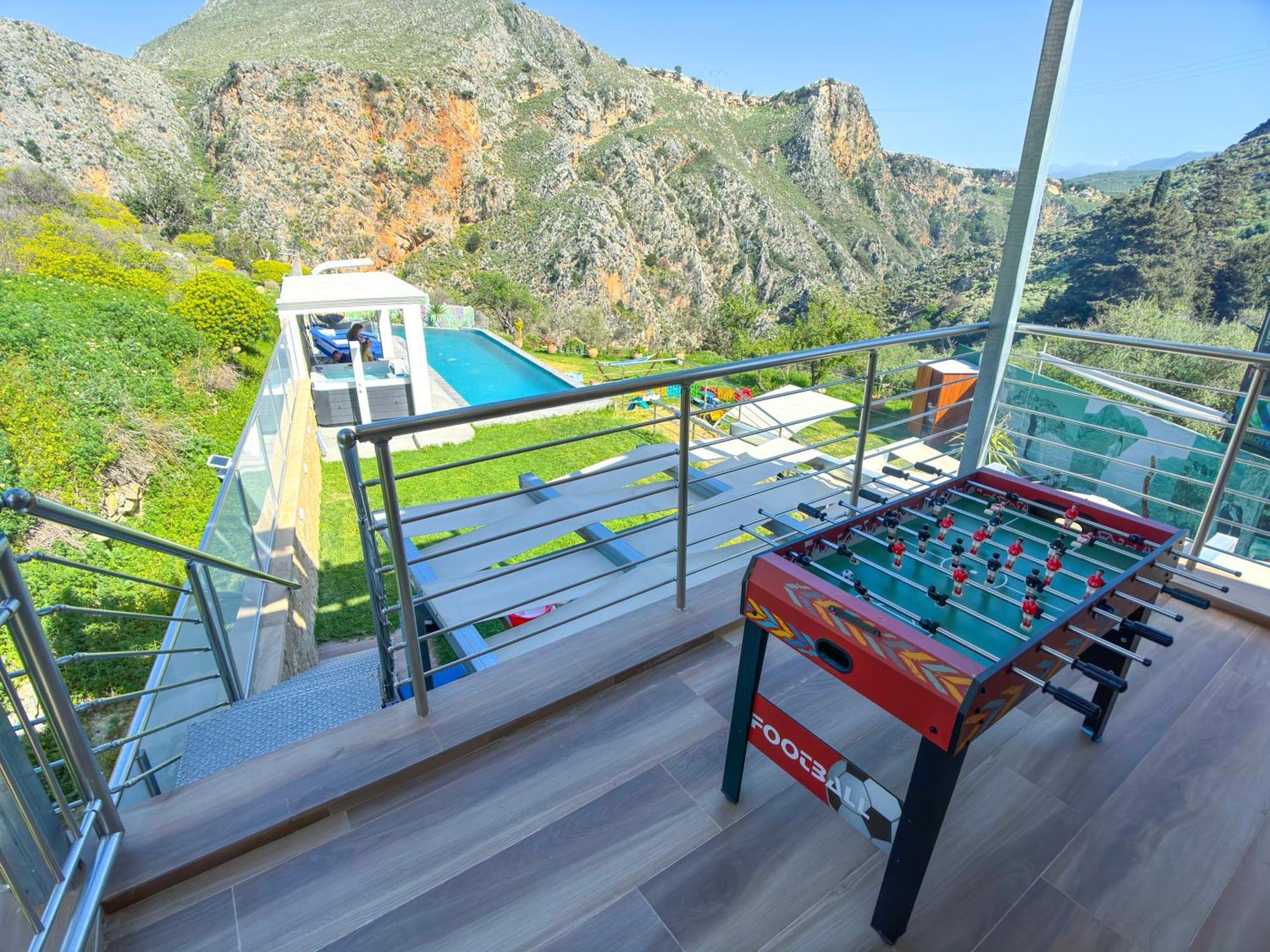 Heated Private Ozone Salt Pool, Jacuzzi, Cinema Inside & Outside, Ping Pong, Billiard, Ps5, Playground, Giant Chess, Giant Monopoly, Table Football, 3X Surround Sound - Villa Rokka Luxe Kíssamos Екстериор снимка