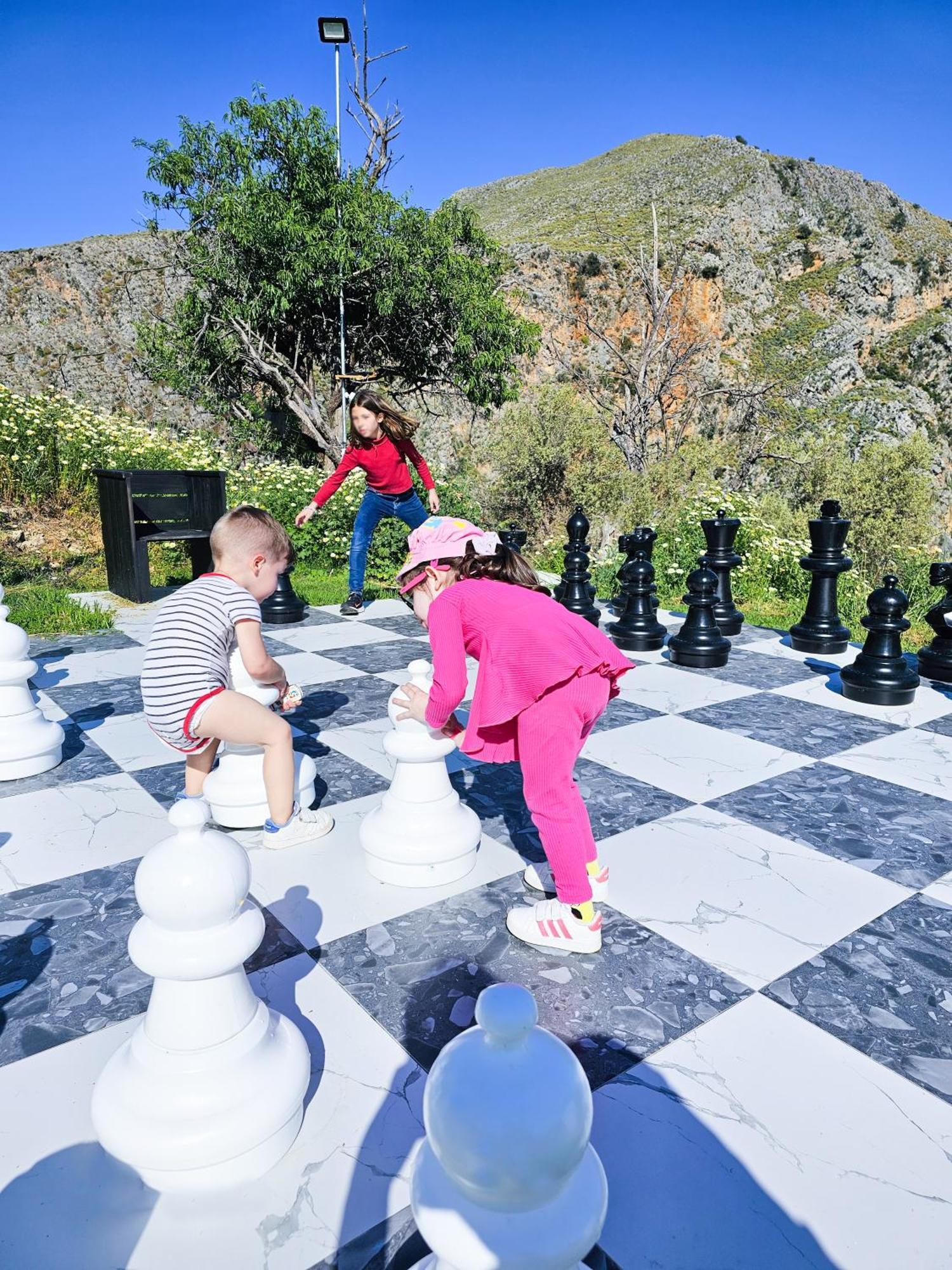 Heated Private Ozone Salt Pool, Jacuzzi, Cinema Inside & Outside, Ping Pong, Billiard, Ps5, Playground, Giant Chess, Giant Monopoly, Table Football, 3X Surround Sound - Villa Rokka Luxe Kíssamos Екстериор снимка
