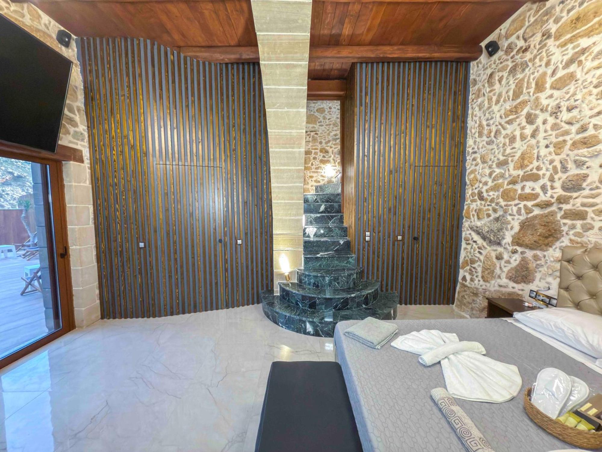 Heated Private Ozone Salt Pool, Jacuzzi, Cinema Inside & Outside, Ping Pong, Billiard, Ps5, Playground, Giant Chess, Giant Monopoly, Table Football, 3X Surround Sound - Villa Rokka Luxe Kíssamos Екстериор снимка